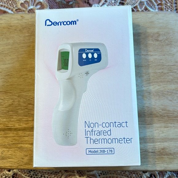 Non-Contact Infrared Thermometer Berrcom New in Box - Picture 1 of 10